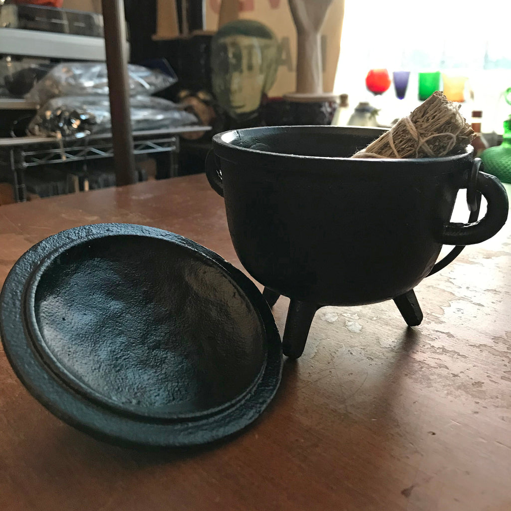 Large Cast Iron Cauldron with Lid – 6Witch3