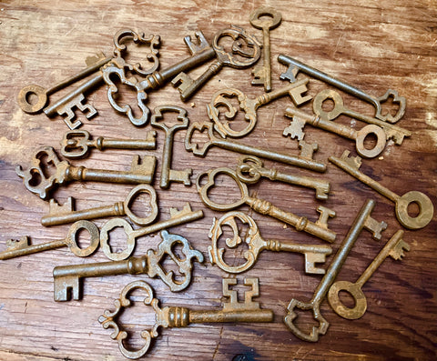 Large Rusted Skeleton Keys